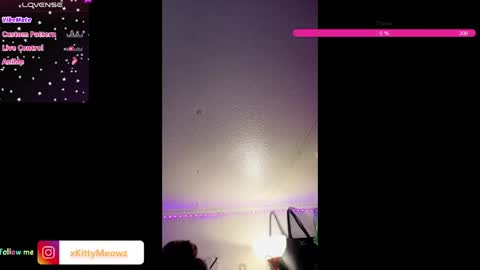 Snapshot of xkittymeowz chatting on 05/28/26, 08:00 xkittymeowz online show from 05/28/26, 08:00
