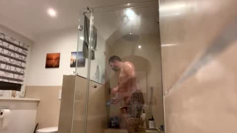 xl1905 online show from 12/03/25, 05:26