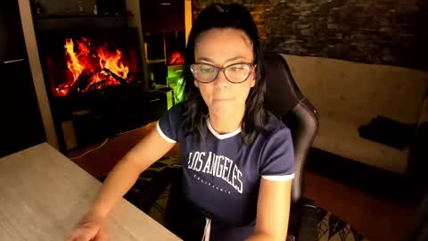Snapshot of xlaracroftx chatting on 03/10/25, 10:02 Lara online show from 03/10/25, 10:02