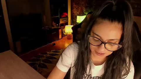 Lara online show from 02/04/26, 01:00