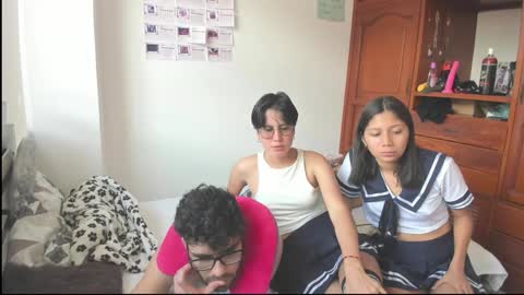 Snapshot of xlatin_girlssx chatting on 01/28/25, 07:21 We are Lana. the one with short hair and vanessa girl with long hair online show from 01/28/25, 07:21