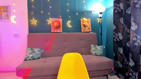 Chloe online show from 02/11/25, 09:20