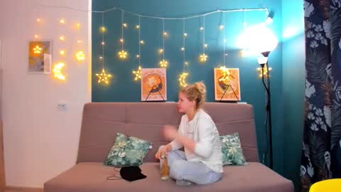 Chloe online show from 02/25/25, 02:33