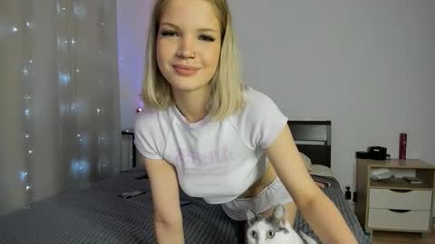 Chloe online show from 11/26/25, 11:22