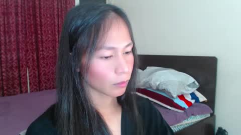 Snapshot of xlovely_destinyx chatting on 12/03/24, 05:45 Alice online show from 12/03/24, 05:45