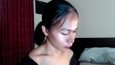 Snapshot of xlovely_destinyx chatting on 11/25/25, 06:02 Alice online show from 11/25/25, 06:02