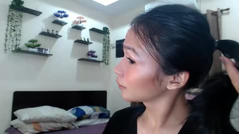Snapshot of xlovely_destinyx chatting on 05/05/26, 06:49 Alice online show from 05/05/26, 06:49