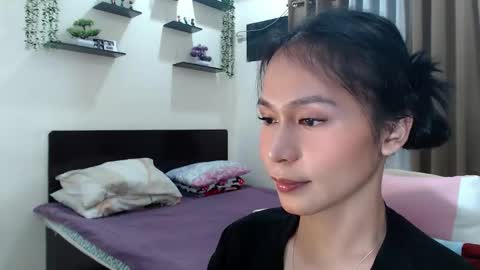 Snapshot of xlovely_destinyx chatting on 05/12/26, 07:44 Alice online show from 05/12/26, 07:44