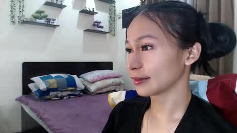 Snapshot of xlovely_destinyx chatting on 06/10/26, 09:57 Alice online show from 06/10/26, 09:57