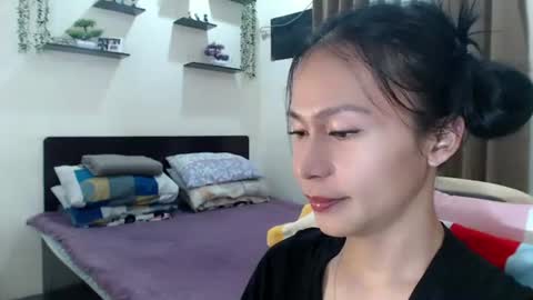 Snapshot of xlovely_destinyx chatting on 06/15/26, 09:17 Alice online show from 06/15/26, 09:17