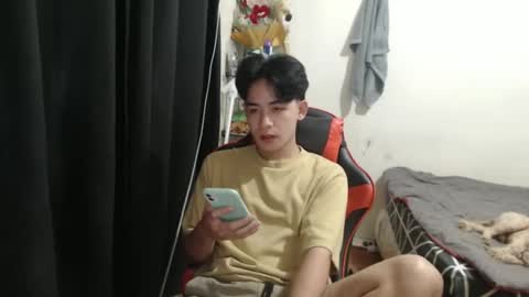 Snapshot of xluminous chatting on 03/12/26, 02:50 MIKAEL online show from 03/12/26, 02:50