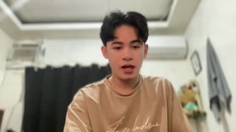 Snapshot of xluminous chatting on 03/13/26, 04:35 MIKAEL online show from 03/13/26, 04:35