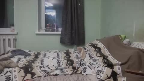 Luna online show from 12/04/25, 03:10