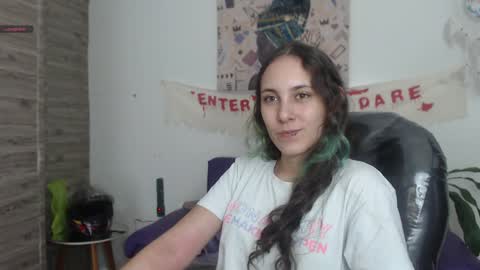 lunna online show from 12/17/24, 03:28