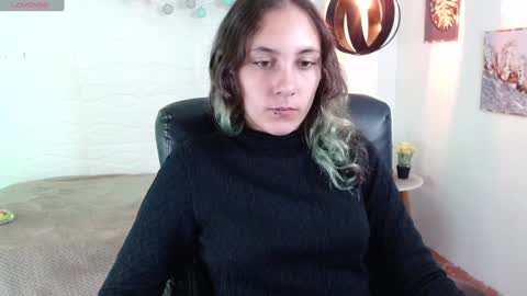 lunna online show from 01/06/25, 01:41