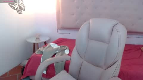 lunna online show from 01/10/25, 10:36