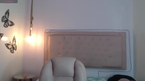 lunna online show from 02/09/25, 04:07