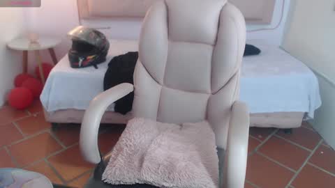 lunna online show from 02/28/25, 10:28