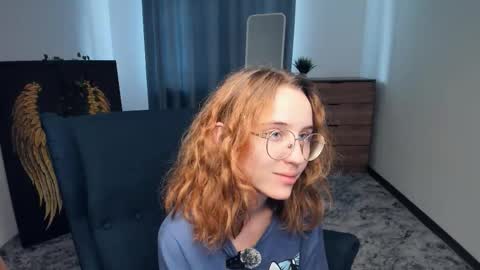 Snapshot of xo_lil_dream chatting on 09/18/25, 07:10 Kylie  online show from 09/18/25, 07:10