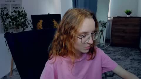 Snapshot of xo_lil_dream chatting on 10/17/25, 07:22 Kylie  online show from 10/17/25, 07:22