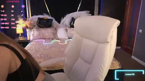 Monica online show from 06/30/26, 05:30
