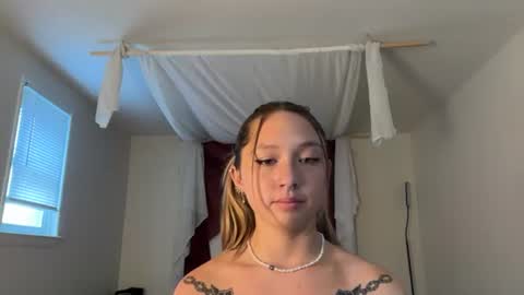 Snapshot of xo_valkyrie_xoxo chatting on 07/18/26, 01:26 xo_valkyrie_xoxo online show from 07/18/26, 01:26