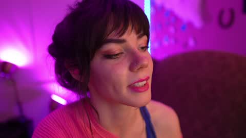 Snapshot of xobondaixo chatting on 12/17/24, 12:00 Bella Bondai online show from 12/17/24, 12:00