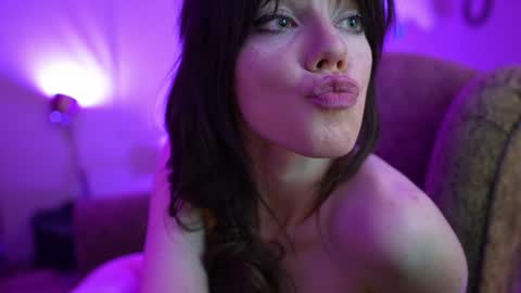 Snapshot of xobondaixo chatting on 01/05/25, 07:49 Bella Bondai online show from 01/05/25, 07:49