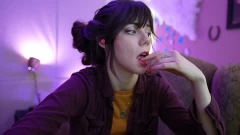 Snapshot of xobondaixo chatting on 02/04/25, 08:02 Bella Bondai online show from 02/04/25, 08:02