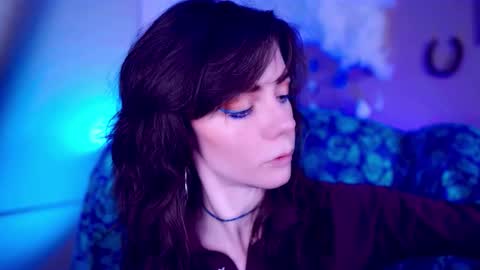 Bella Bondai online show from 12/23/25, 03:48