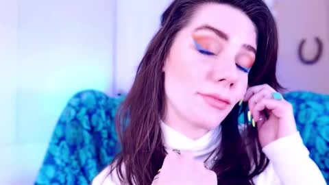 Bella Bondai online show from 03/25/26, 08:15