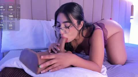 Snapshot of xolara chatting on 05/21/26, 10:33 Xolara online show from 05/21/26, 10:33