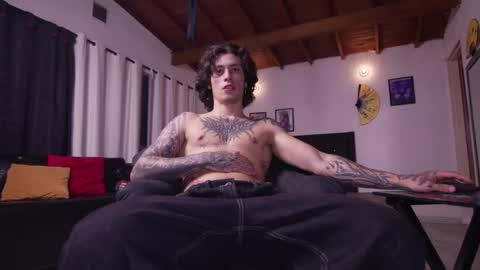   online show from 02/11/26, 03:33