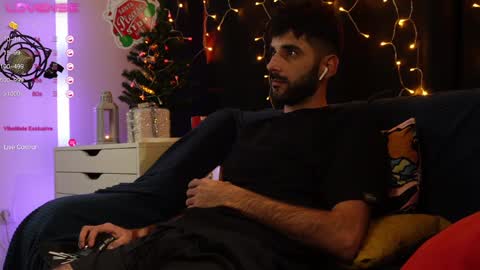 Snapshot of xorylan chatting on 12/22/24, 07:10 XoRylan online show from 12/22/24, 07:10