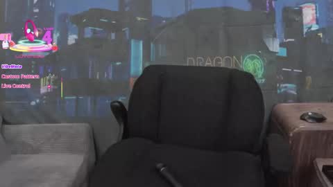 Snapshot of xoxo_chloechance_xoxo chatting on 09/28/25, 01:11 Chloe online show from 09/28/25, 01:11