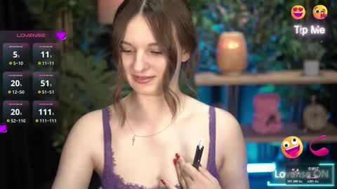 Snapshot of xoxo_molly chatting on 10/21/25, 07:47 xoxo_molly online show from 10/21/25, 07:47