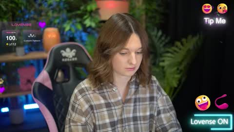 Snapshot of xoxo_molly chatting on 11/30/25, 10:03 xoxo_molly online show from 11/30/25, 10:03