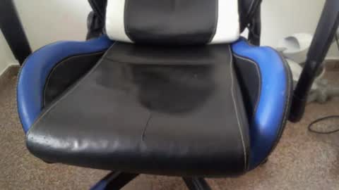 Snapshot of xoxopum chatting on 12/30/24, 01:58 xoxopum online show from 12/30/24, 01:58