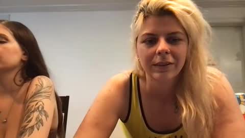 Snapshot of xoxovicbaby chatting on 01/18/25, 04:53 gdamnv online show from 01/18/25, 04:53