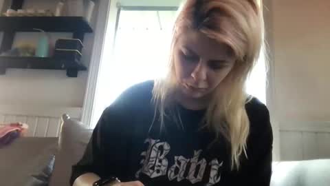 Snapshot of xoxovicbaby chatting on 12/15/25, 10:47 gdamnv online show from 12/15/25, 10:47