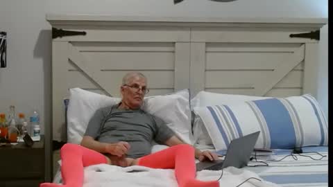 Snapshot of xposer2 chatting on 10/27/25, 03:43 Xposer2 online show from 10/27/25, 03:43