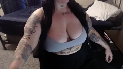 xorileyschembri online show from 12/02/24, 12:30