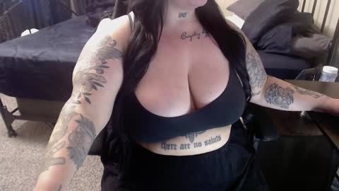 xorileyschembri online show from 12/05/24, 02:31