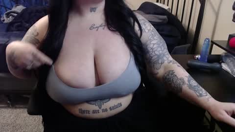 xorileyschembri online show from 12/28/24, 12:04