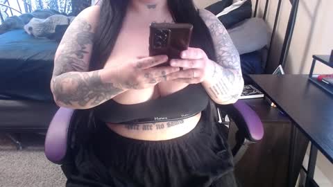 xorileyschembri online show from 01/26/25, 08:02