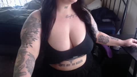 xorileyschembri online show from 03/10/25, 08:23