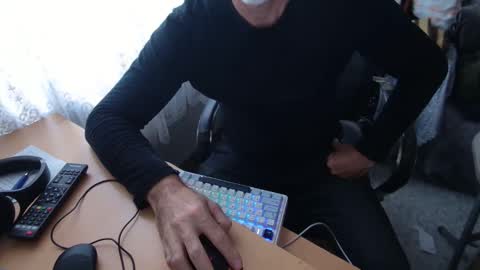 Snapshot of xrokettt chatting on 11/22/25, 09:30 xrokettt online show from 11/22/25, 09:30