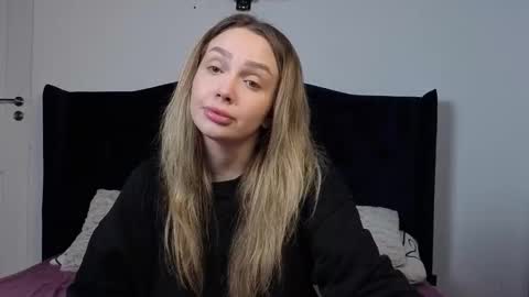 AnnaMaee online show from 02/25/26, 10:19