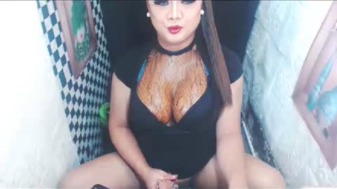 Snapshot of xsexyhugecock chatting on 09/09/25, 02:38 AYU online show from 09/09/25, 02:38