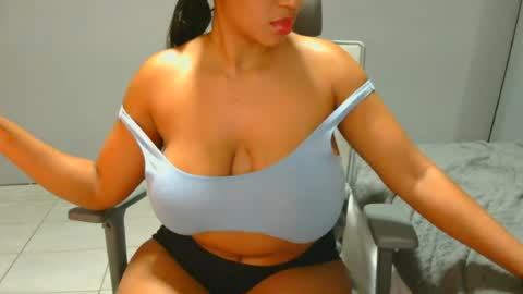 Snapshot of xspiketeex chatting on 07/05/26, 04:14 spykeXtee online show from 07/05/26, 04:14